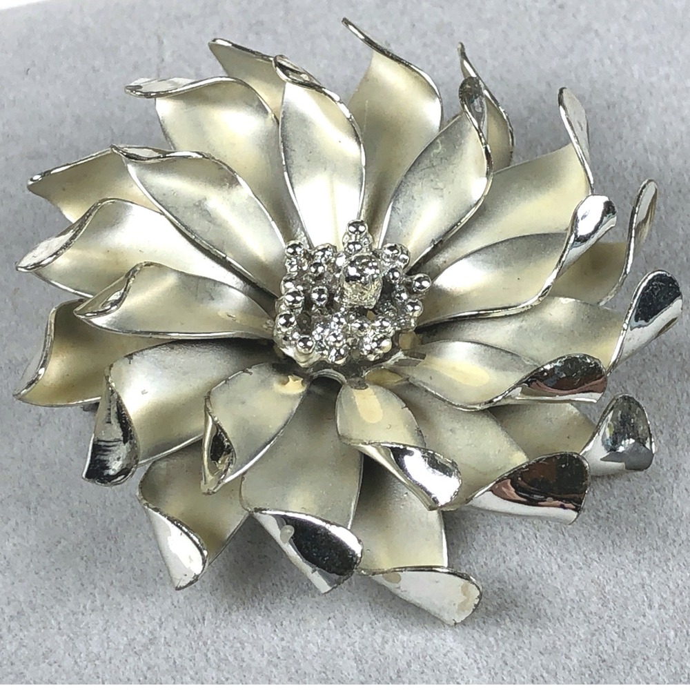 Vintage Coro Flower Brooch Brushed Silver Tone 3-D Chrysanthemum Mid Century Pin